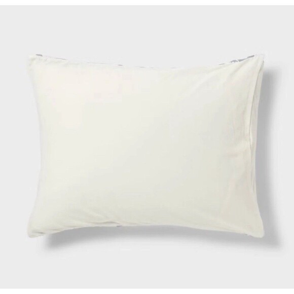 Threshold Holiday Snowflake Matelassé Quilt Set Full/Queen Gray – NEW Christmas - Picture 4 of 6